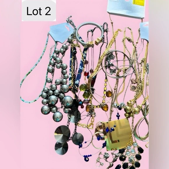 Jewelry Lot Over 1 lb Of Craft Jewelry Most Wearable Vintage -Modern Some Resell - Picture 9 of 11